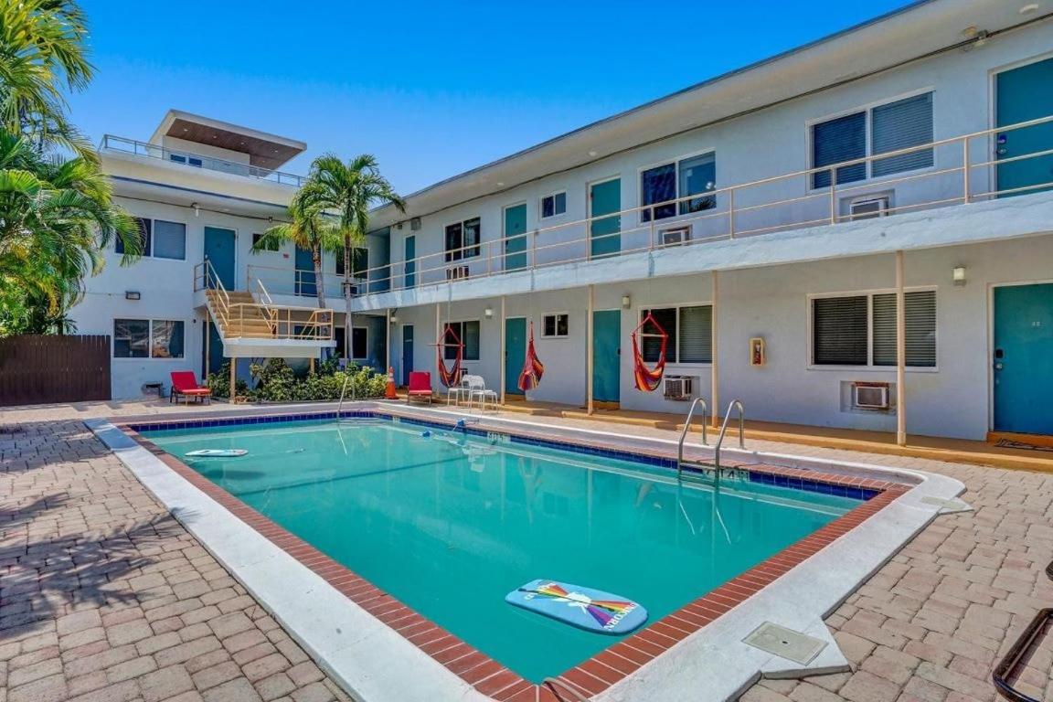 Secluded Hollywood Studio Walk To Beach Boardwalk Apartment Dania Beach Exterior photo